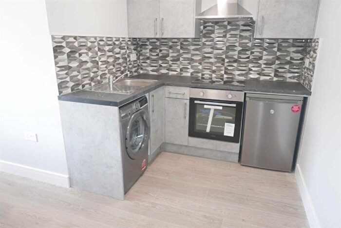 Studio To Rent In High Street, West Bromwich, B70