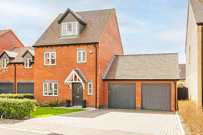 4 Bedroom Detached House For Sale In Wallace Green Way, SG2