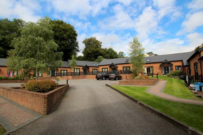 3 Bedroom Property To Rent In Brighton Road, Kingswood, Tadworth, KT20