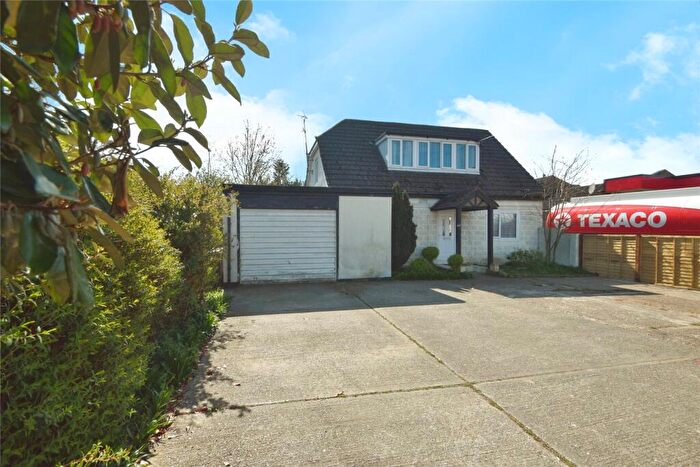 3 Bedroom Detached House For Sale In Baddow Road, Chelmsford, Essex, CM2