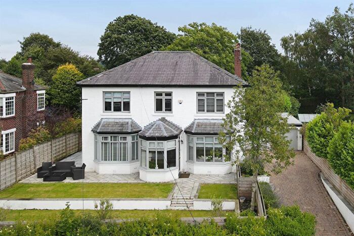 4 Bedroom Detached House For Sale In Gawsworth Road, Macclesfield, SK11