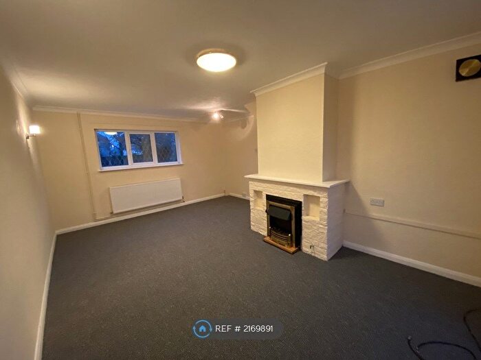 3 Bedroom End Of Terrace House To Rent In Coventry Avenue, Grimsby, DN34