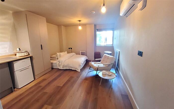 Apartment To Rent In Holgate Court, Western Road, Romford, RM1