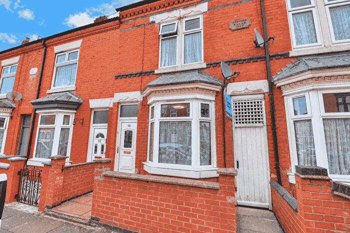 3 Bedroom Terraced House For Sale In Gipsy Road, Leicester, LE4