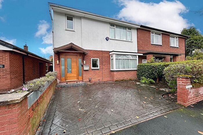 5 Bedroom Semi Detached House For Sale In Essex Avenue, Didsbury, M20