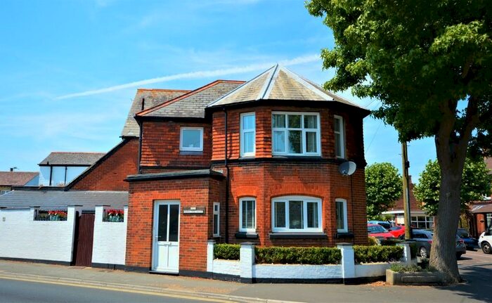 2 Bedroom Semi-Detached House To Rent In Broadway, Sandown, PO36