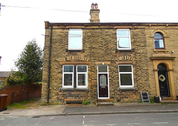 4 Bedroom End Terrace House To Rent In Brook Street, Ossett, WF5