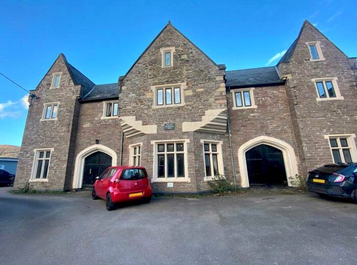 2 Bedroom Flat To Rent In Union Road West, Abergavenny, NP7