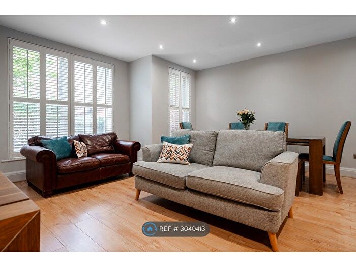 2 Bedroom Flat To Rent In Victoria Mansions, Liverpool, L17