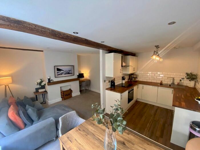 2 Bedroom Flat To Rent In Fore Street, Hertford, SG14