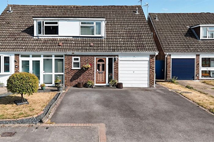 3 Bedroom Semi Detached House For Sale In Dunholme End, Maidenhead, Berkshire, SL6