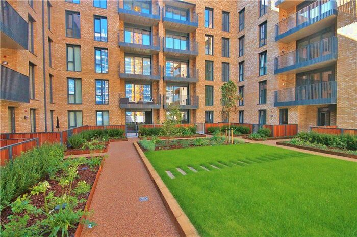 2 Bedroom Flat To Rent In High Street, Staines-Upon-Thames, Surrey, TW18