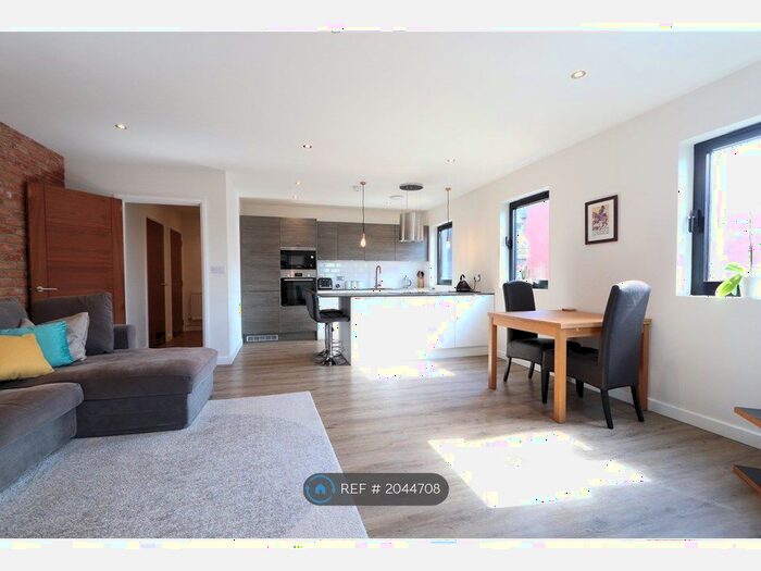 1 Bedroom Flat To Rent In The Old Police Station, Bristol, BS6