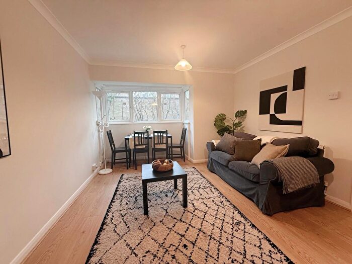 1 Bedroom Flat To Rent In Glencairn Drive, W5