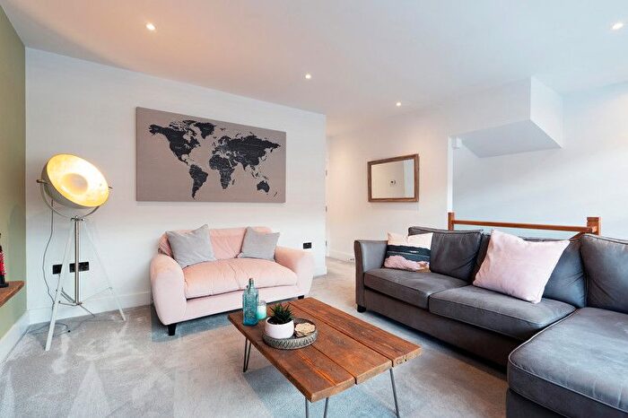 3 Bedroom Terraced House To Rent In Pemberton Street, Birmingham, B18