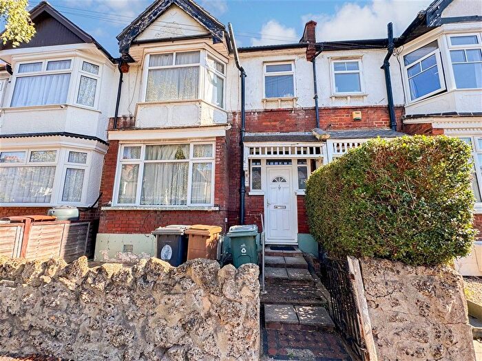 3 Bedroom Terraced House For Sale In Castleton Road, Walthamstow, E17