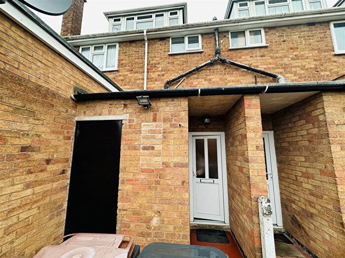 2 Bedroom Flat To Rent In Heath Road, Bedworth, CV12