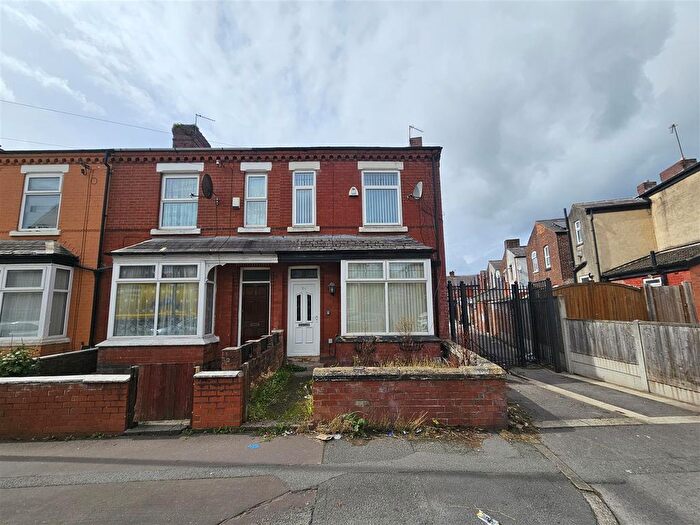 3 Bedroom End Of Terrace House To Rent In Ashley Lane, Moston, M9
