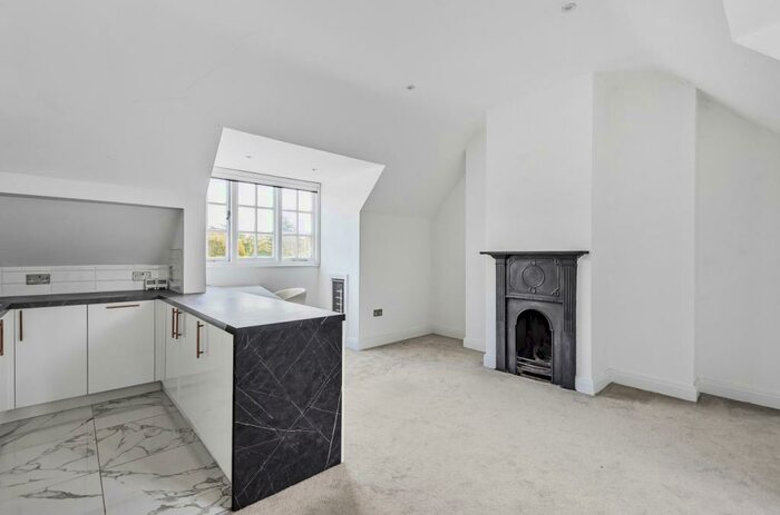 1 Bedroom Flat To Rent In Vale Road Bickley, BR1