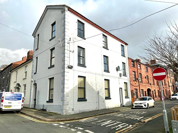 5 Bedroom End Terrace House For Sale In Crescent Street, Newtown, Powys, SY16