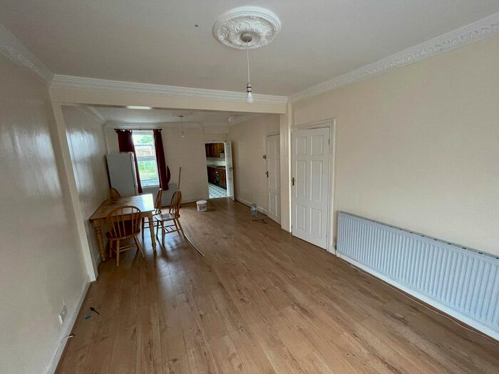 3 Bedroom Terraced House To Rent In Chadwell Road, Grays, RM17