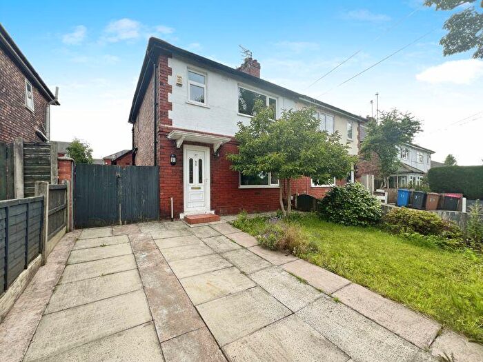 3 Bedroom Semi-Detached House To Rent In Laburnum Road, Worsley, Manchester, M28