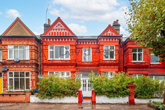 1 Bedroom Flat To Rent In Brondesbury Villas, Queen's Park, London, NW6