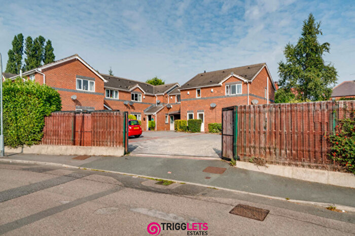 2 Bedroom Flat To Rent In Edwins Close, Barnsley, South Yorkshire, S71