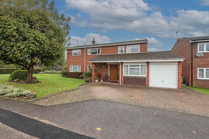 5 Bedroom Detached House For Sale In Tuffnells Way, Harpenden, AL5