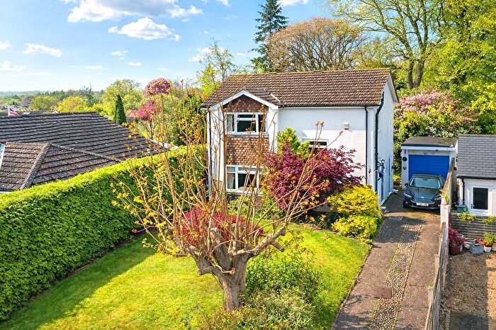 3 Bedroom Detached House For Sale In Alphington Avenue, Frimley, Camberley, Surrey, GU16