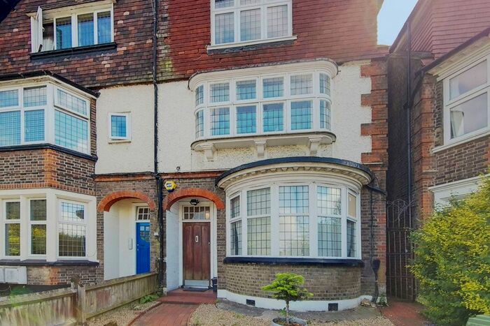 1 Bedroom Flat For Sale In Drewstead Road, Streatham Hill, London, SW16