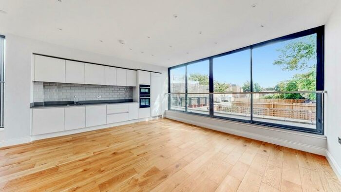 3 Bedroom Property To Rent In Slindon Court, Stoke Newington, London, N16