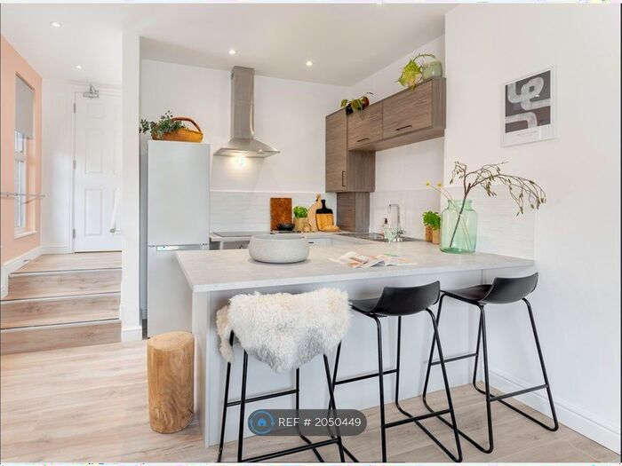 3 Bedroom Flat To Rent In Pendlebury, Manchester, M27