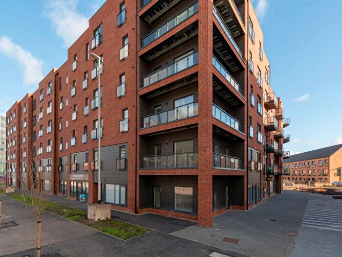 3 Bedroom Flat To Rent In Ocean Drive, Leith, Edinburgh, EH6