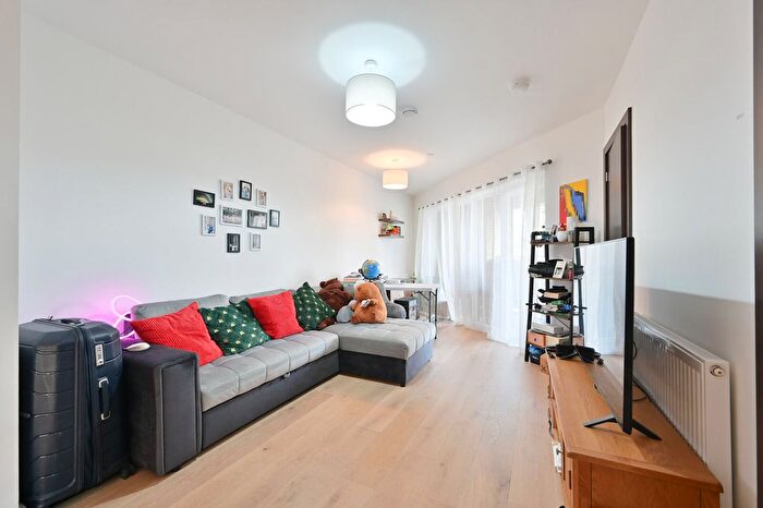 2 Bedroom Flat To Rent In Marri Street, Watford, WD24