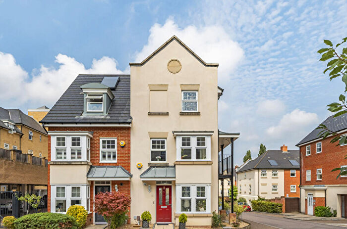 4 Bedroom Terraced House For Sale In Erickson Gardens, Bromley, BR2