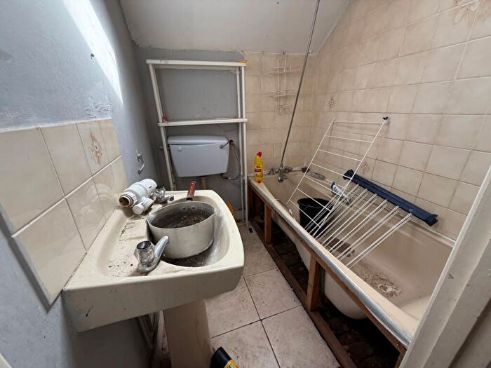 1 Bedroom Flat For Sale In Flat, Hainault Avenue, Westcliff-on-Sea, Southend-on-Sea, SS0
