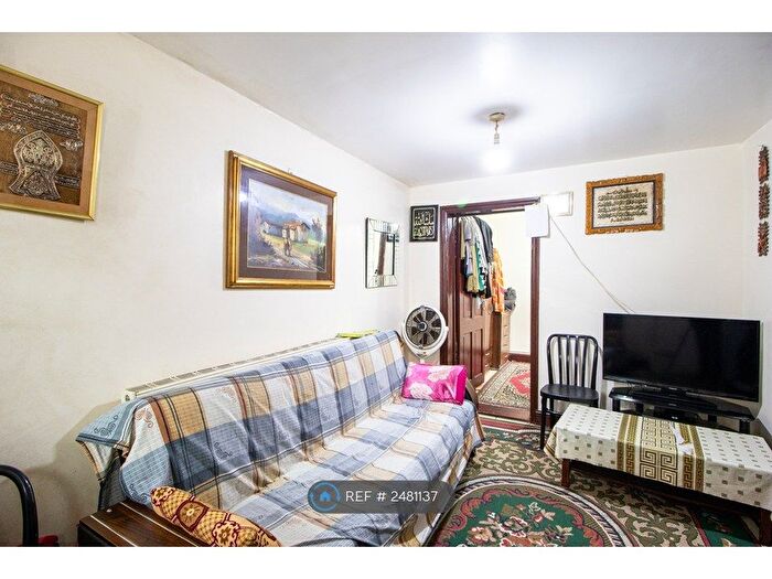 1 Bedroom Flat To Rent In Central Park Road, London, E6
