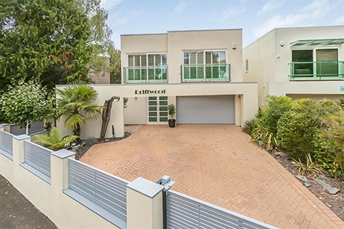 4 Bedroom Detached House For Sale In Crichel Mount Road, Evening Hill, Poole, BH14