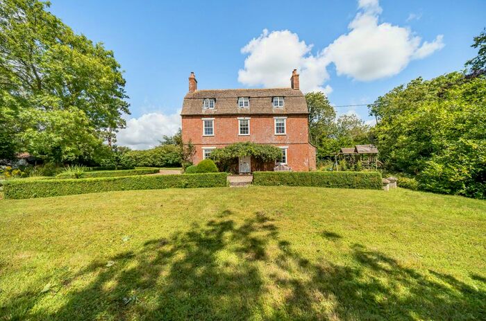 5 Bedroom Detached House To Rent In Brinkworth, Chippenham, Wiltshire, SN15