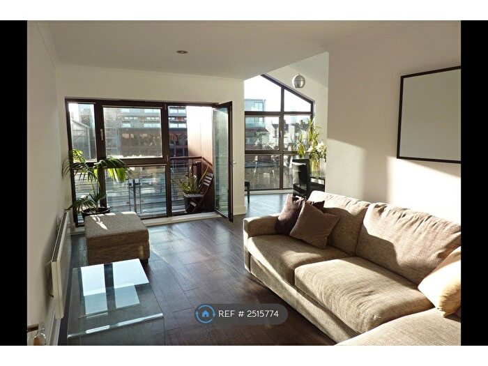 2 Bedroom Flat To Rent In Beregaria Court, London, SE11