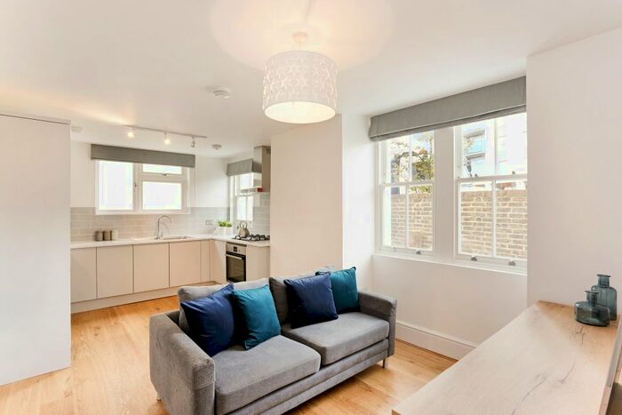 2 Bedroom Flat To Rent In Stephendale Road, London, SW6