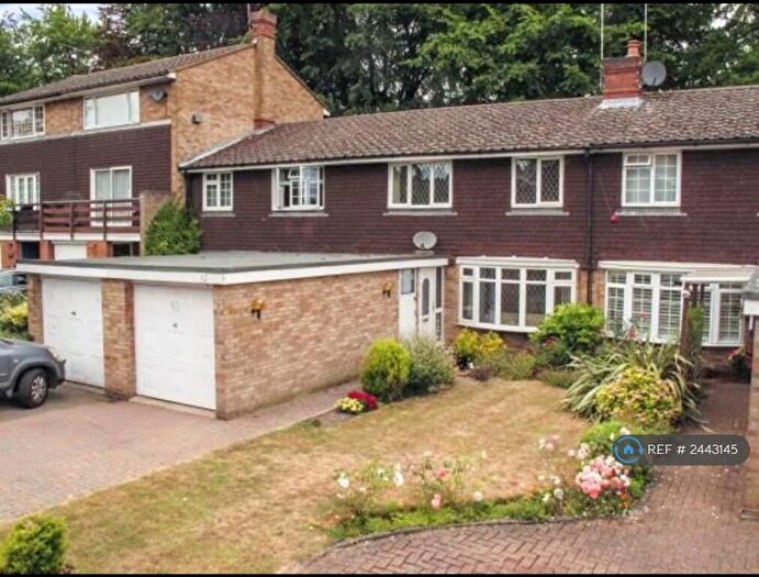 3 Bedroom Terraced House To Rent In Beechwood Court, Dunstable, LU6