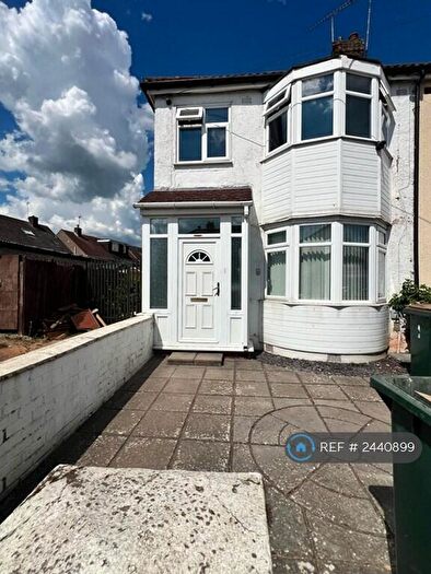 3 Bedroom End Of Terrace House To Rent In Capmartin Road, Coventry, CV6