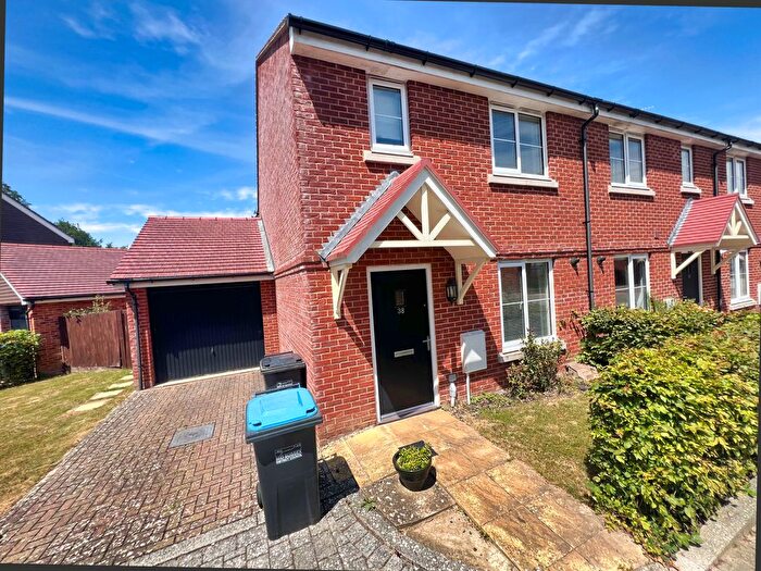 3 Bedroom End Of Terrace House To Rent In Knight Close, Haywards Heath, RH16
