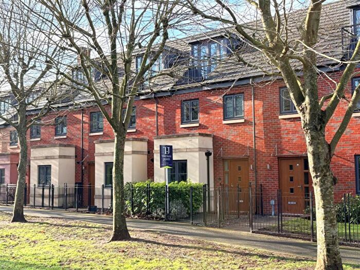 3 Bedroom Town House For Sale In Halfpenny Walk, Wilford. Nottingham, NG11