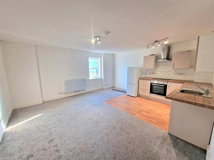 2 Bedroom Flat To Rent In Arlingham Mews, Waltham Abbey, Essex, EN9