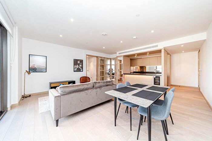 2 Bedroom Apartment To Rent In Legacy Building, Viaduct Gardens, London, SW11