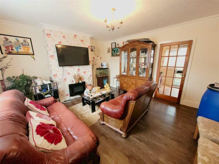 3 Bedroom Semi Detached House For Sale In Riddings Road, Deighton