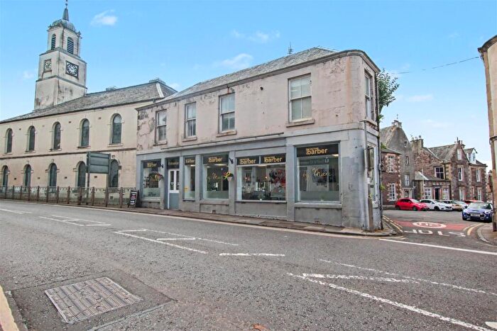 2 Bedroom Flat For Sale In Broomgate, Lanark, ML11